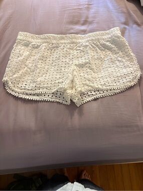 Lilly Pulitzer + Target Eyelet Pom Pom Trim Shorts White XL